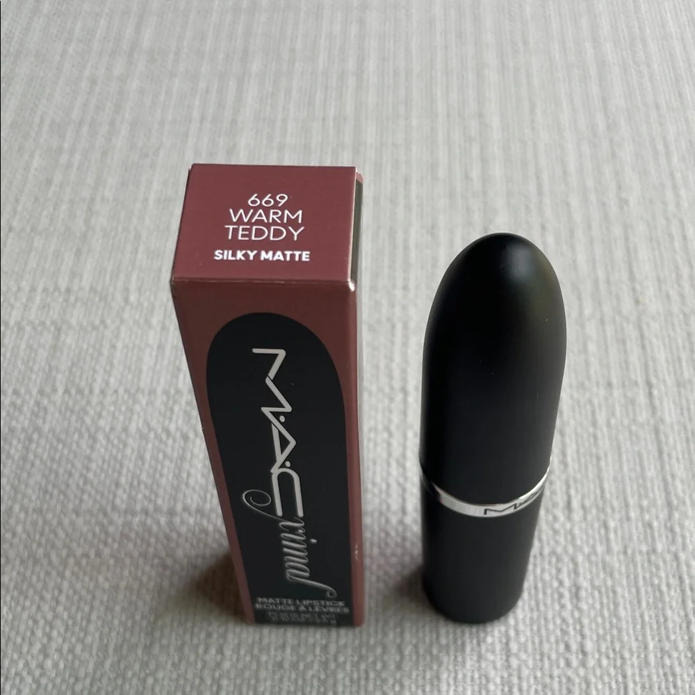MAC Cosmetics 669 warm teddy silky matte Lipstick